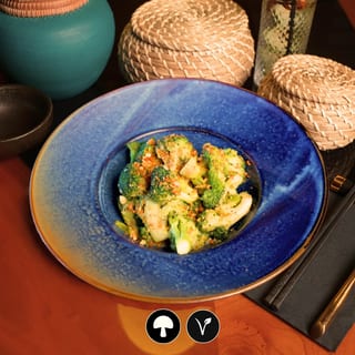 Stir-Fried Broccoli W/ Garlic (V) / Súp Lơ Xào Tỏi